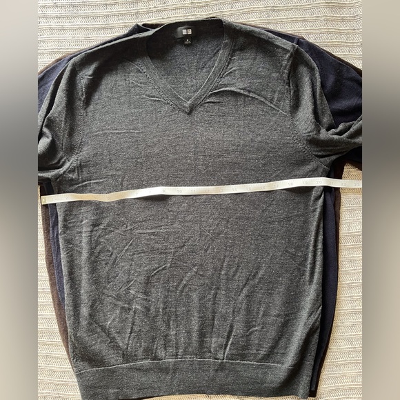 Uniqlo Merino V-neck Sweaters (3) - Picture 3 of 9